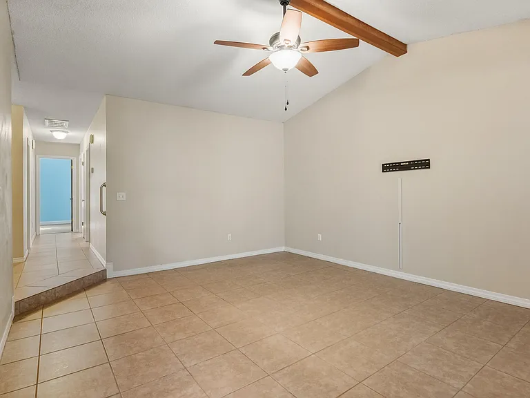 206 Esmond Ct — Photo 16