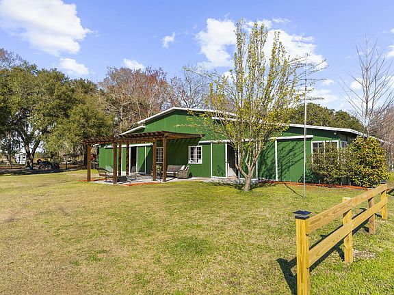 2nd image of 163 Keans Neck Rd