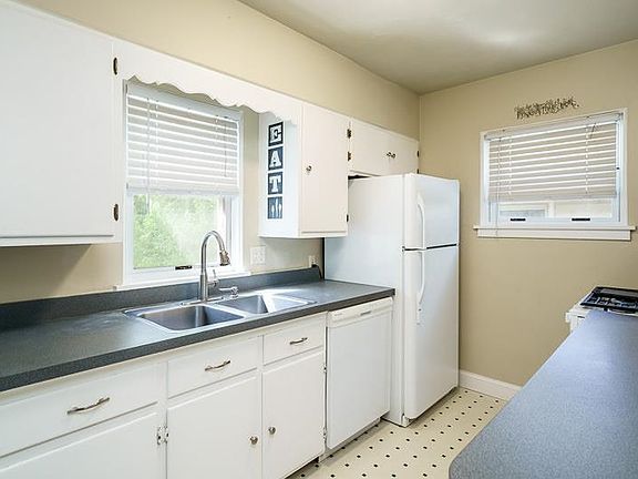 5th image of 2020 Cumberland St