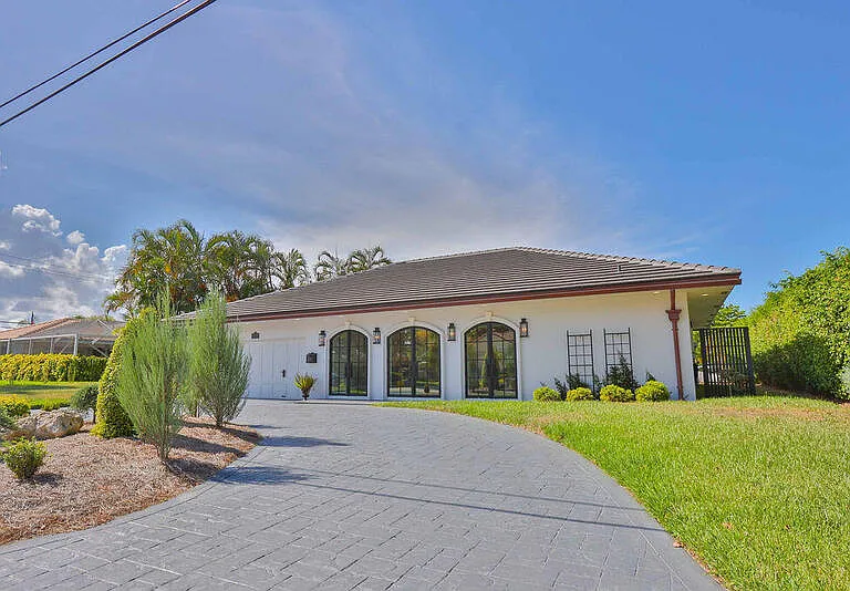 713 Forsyth St — Photo 3