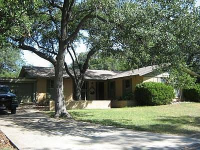 1st image of 34 Oakmont Cir