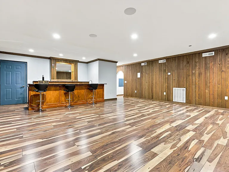 253 Lakeview Dr — Photo 60