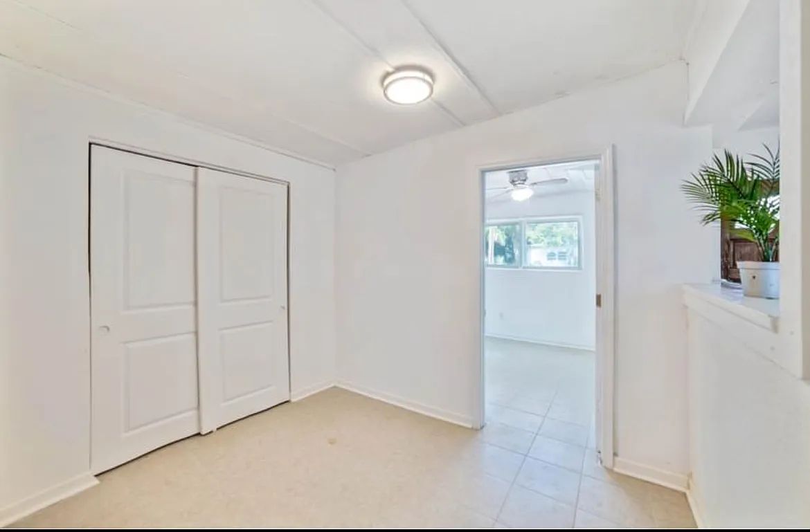 3 bed, 1.0 bath, 1300 sqft, $1,750 — Photo 3