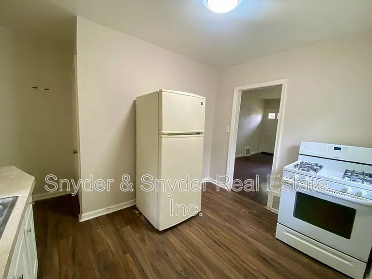 1011 Cordova Ave — Photo 8