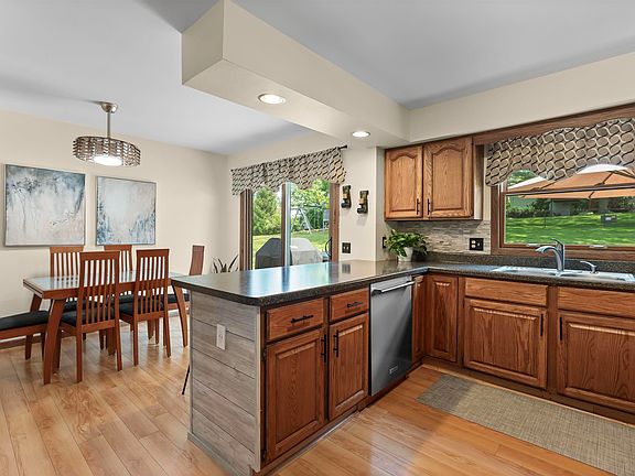 3rd image of 507 Ethelwynn Cir