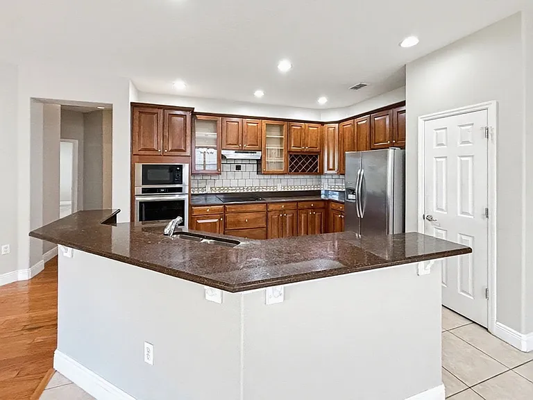 10250 Malpas Point — Photo 8