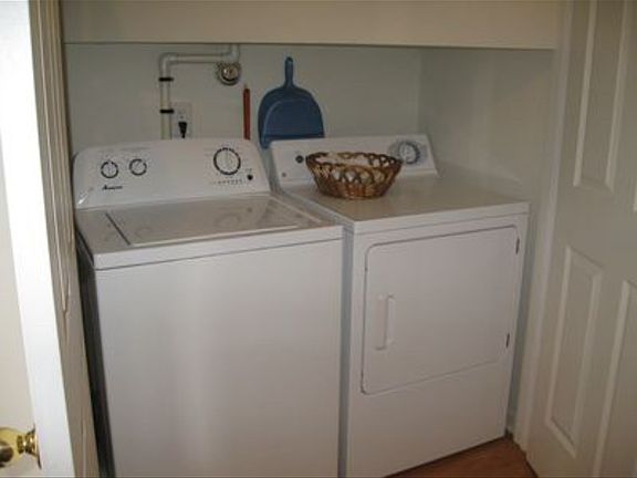 2nd image of 3938 Spicetree Dr