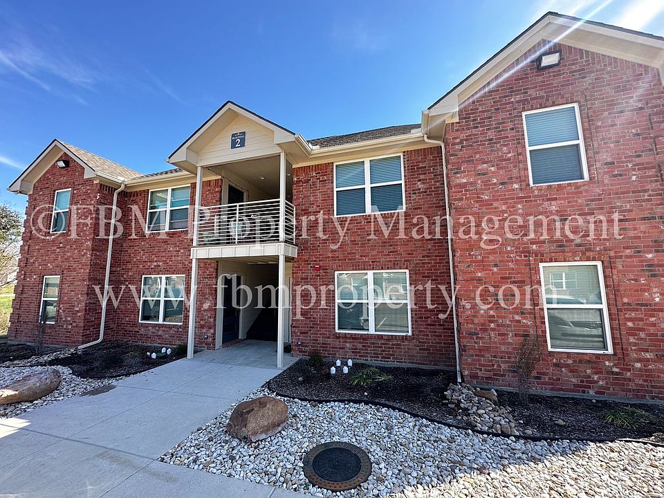 1st image of 1203 N Clay St Unit 221