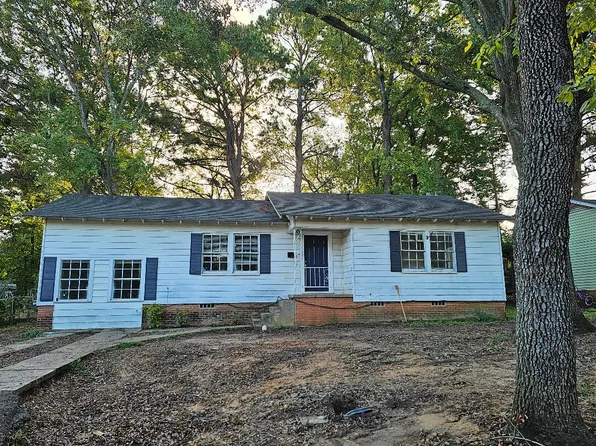 1324 Lake Dr, Longview, TX 75601