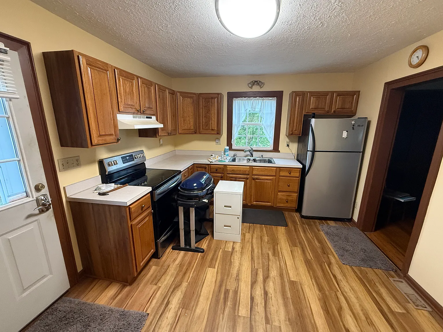 4 bed, 2000 sqft, $2,500 — Photo 3