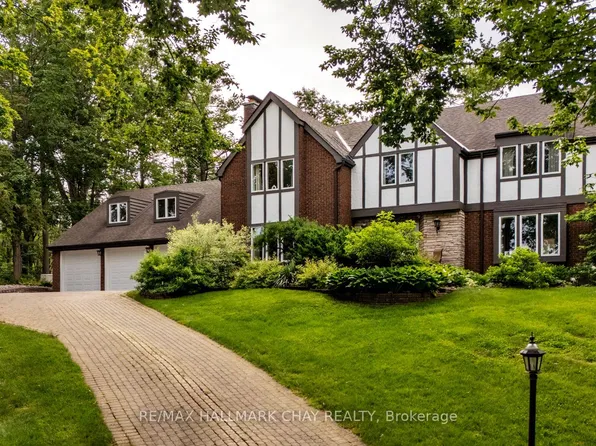 11 Park Trl, Springwater, ON L9X 0L3