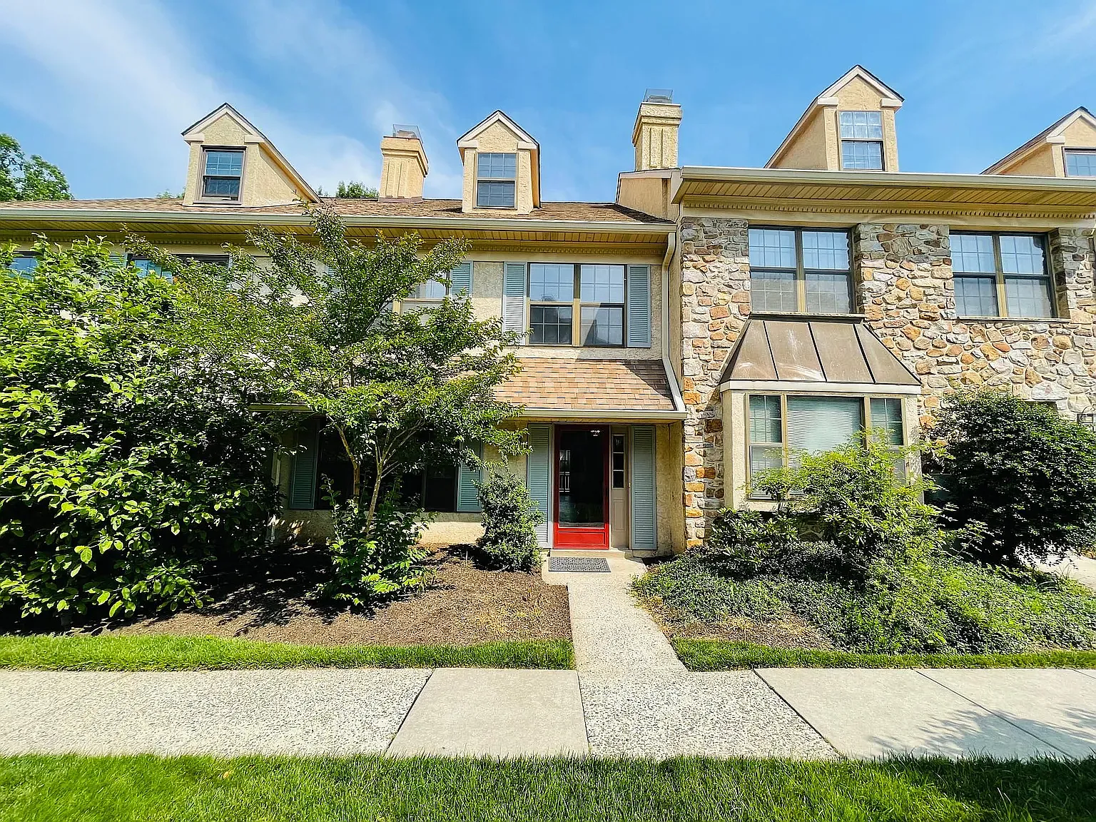 7 Liberte Ln — Photo 2