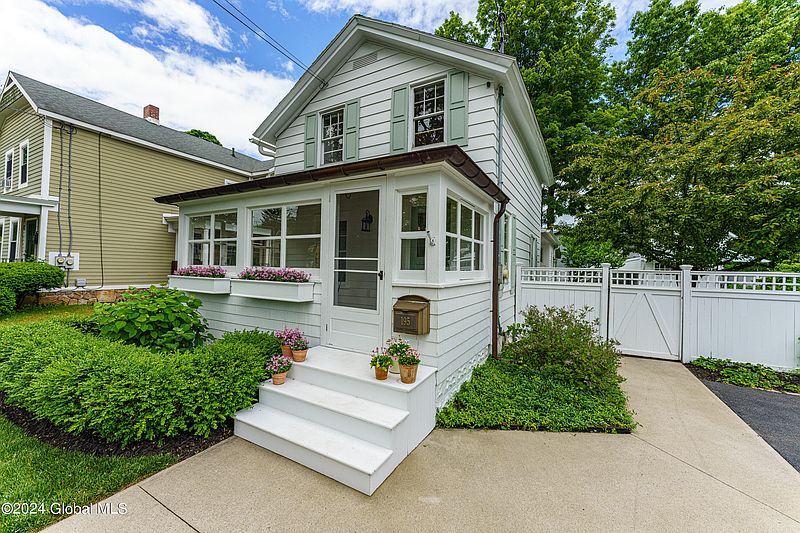 2nd image of 195 Lake Avenue
