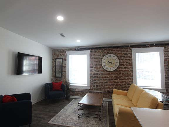 2nd image of 212 Morgan St #B