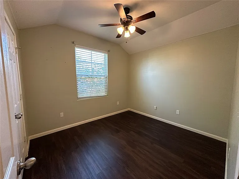 1132 Imperial St — Photo 11