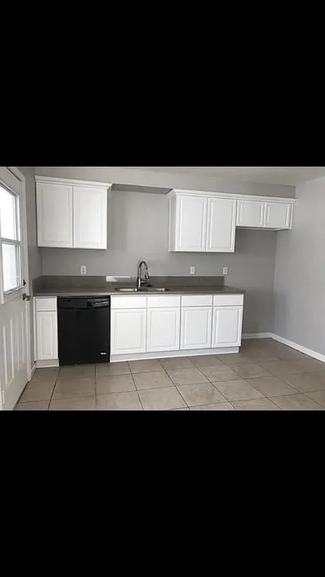 Hardwood Ave, Lancaster — Photo 1