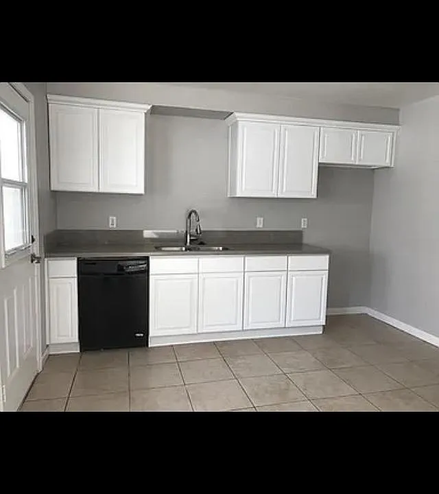 Hardwood Ave