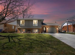 9 Thornhill Cres, Chatham Kent, ON N7L 4M2