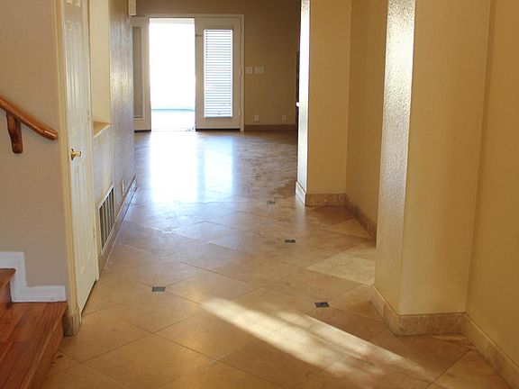 5th image of 19501 N 67th Dr