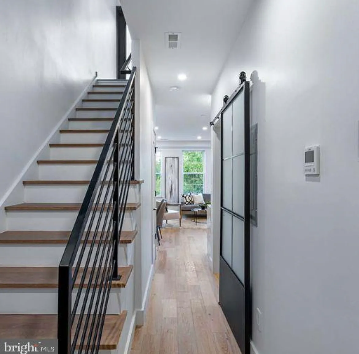 Building Photo - 2240 Ontario Rd NW #8