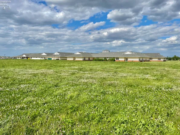 102 Centennial Dr, Bellevue, OH 44811