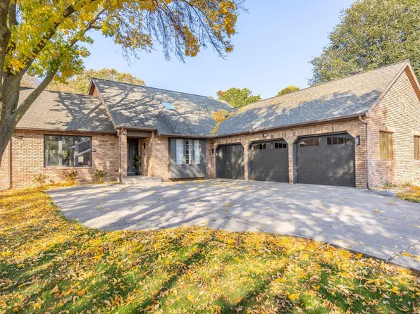 124 12th Ave NW, New Brighton, MN 55112