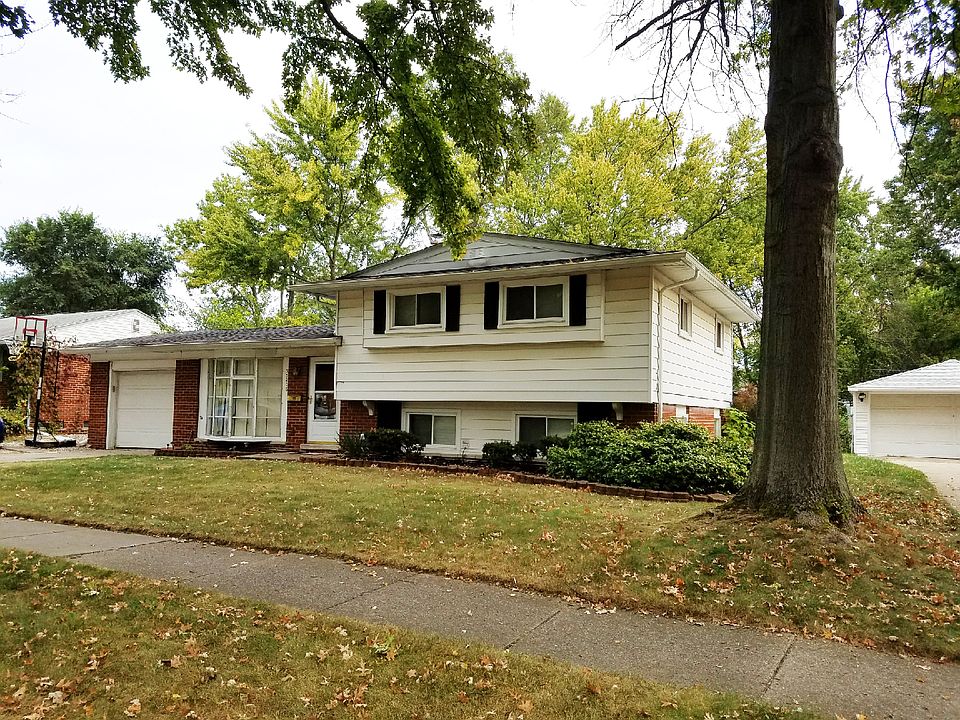 1st image of 33206 Meadowlark St