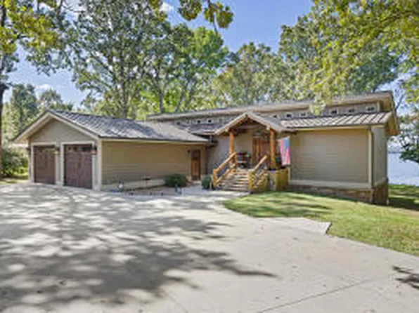 102 Lakeview Dr, Russellville, AR 72802