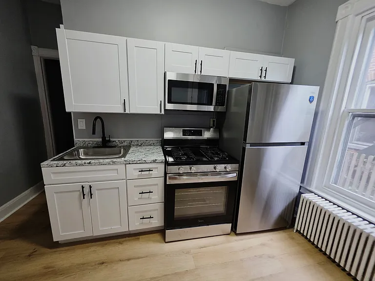 1224 W Turner St #1 — Photo 1