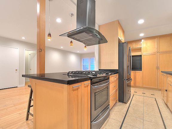5th image of 5248 W 142nd Pl