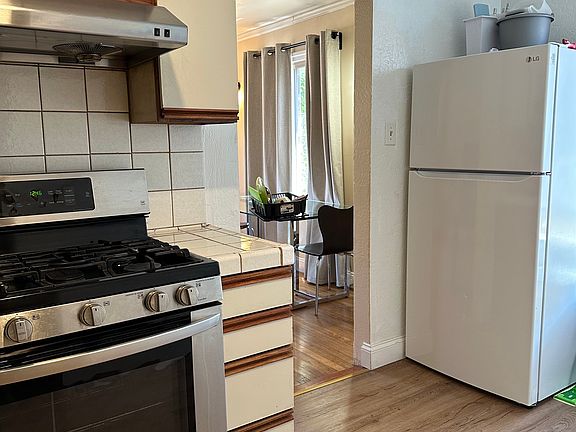 5th image of 859 Olive Ave #1
