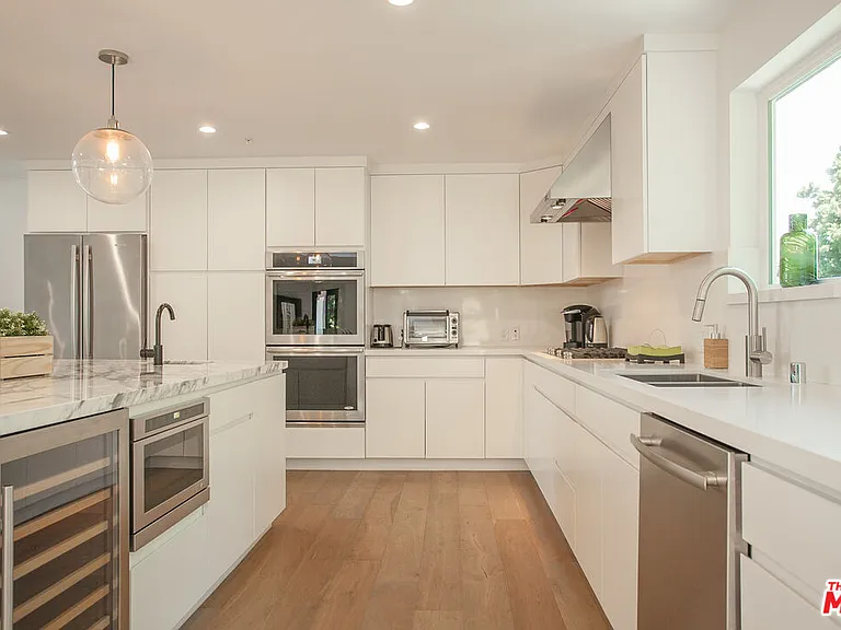 3751 Multiview Dr — Photo 15