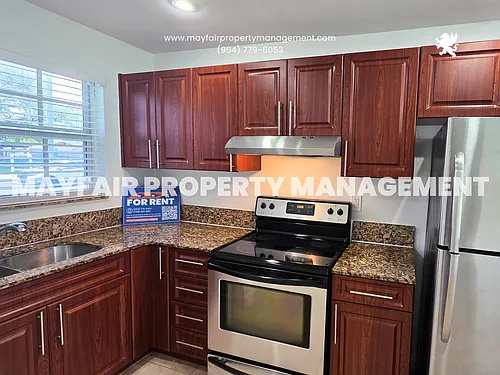 5621 SW 36th Ct #105 Photo 1