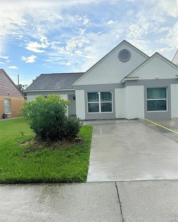 2130 Redleaf Dr