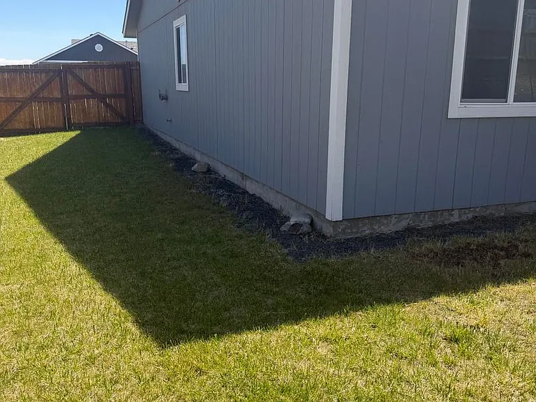 2766 Thrush St — Photo 26