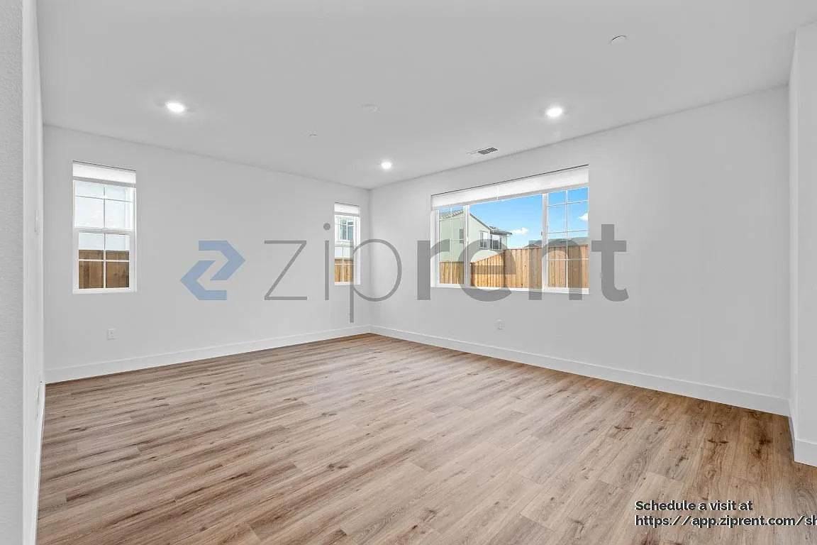 Building Photo - 5694 Loray Ln