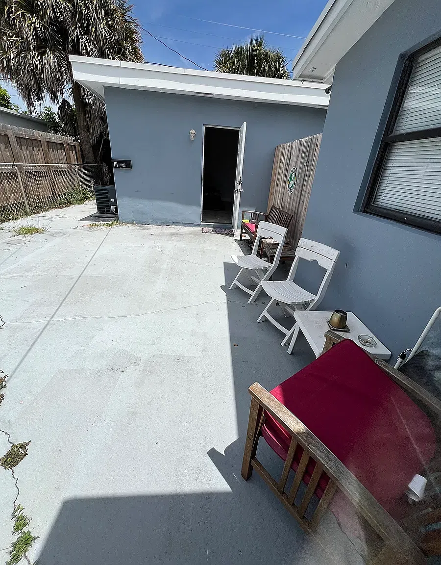4160 NW 12th Ave — Photo 1