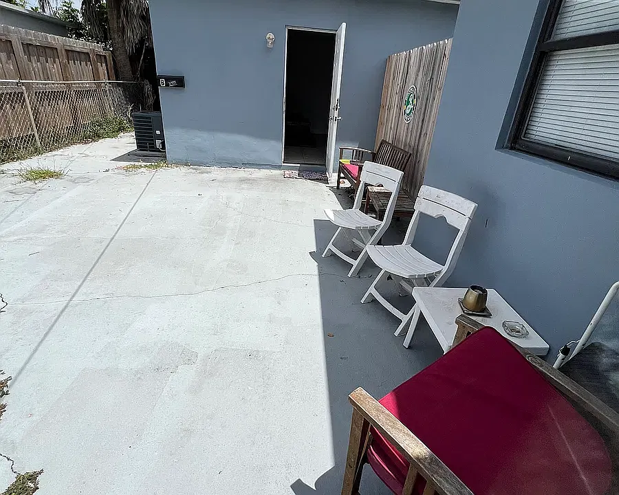 4160 NW 12th Ave #2