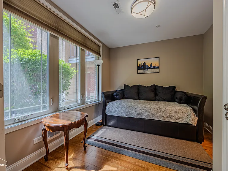 Third bedroom/flexspace (First floor)