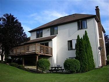 3rd image of 9400 Yvonne Dr
