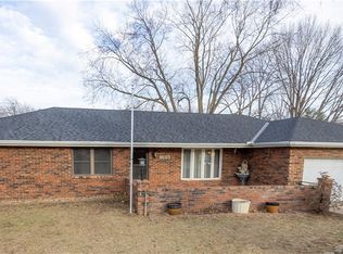 1615 Wayne Dr, Saint Joseph, MO 64506