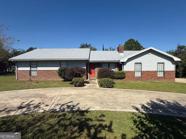 3427 Meadow Ln, Waycross, GA 31503