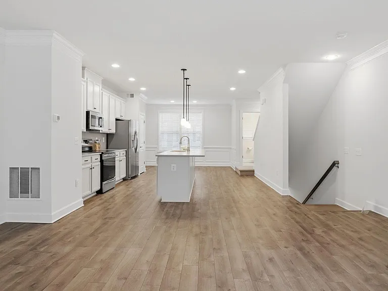 13806 Litespeed Way — Photo 17