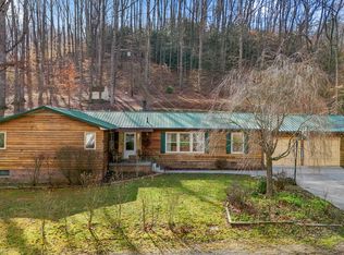 1628 Valleyview Dr, Big Stone Gap, VA 24219