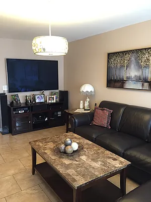 Rented by Metroline Realty | media 31