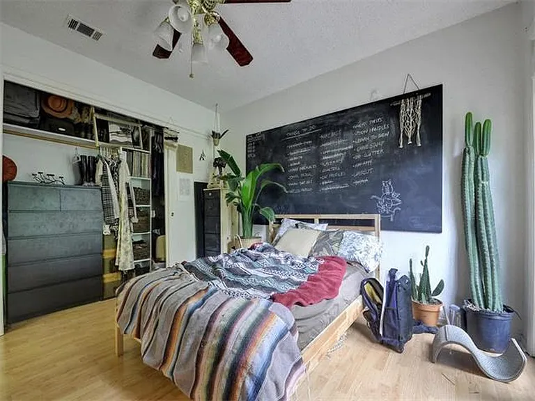 4520 Speedway #B — Photo 7