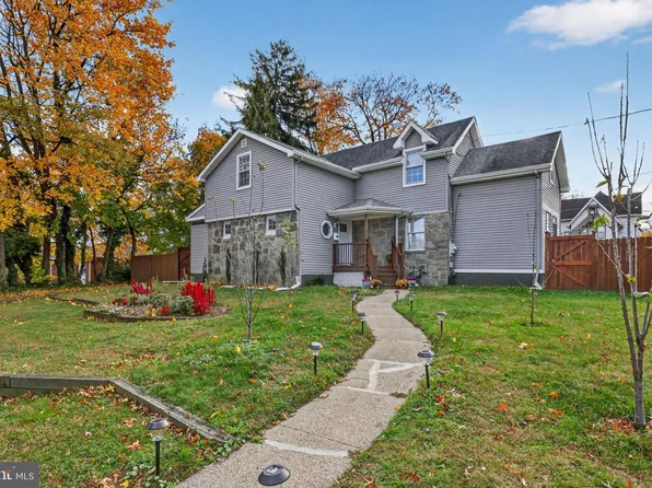 400 Poplar Ave, Woodbury Heights, NJ 08097