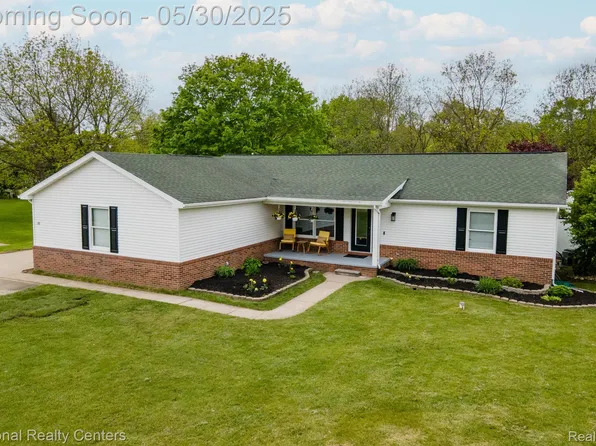 55 S Baldwin Rd, Oxford, MI 48371