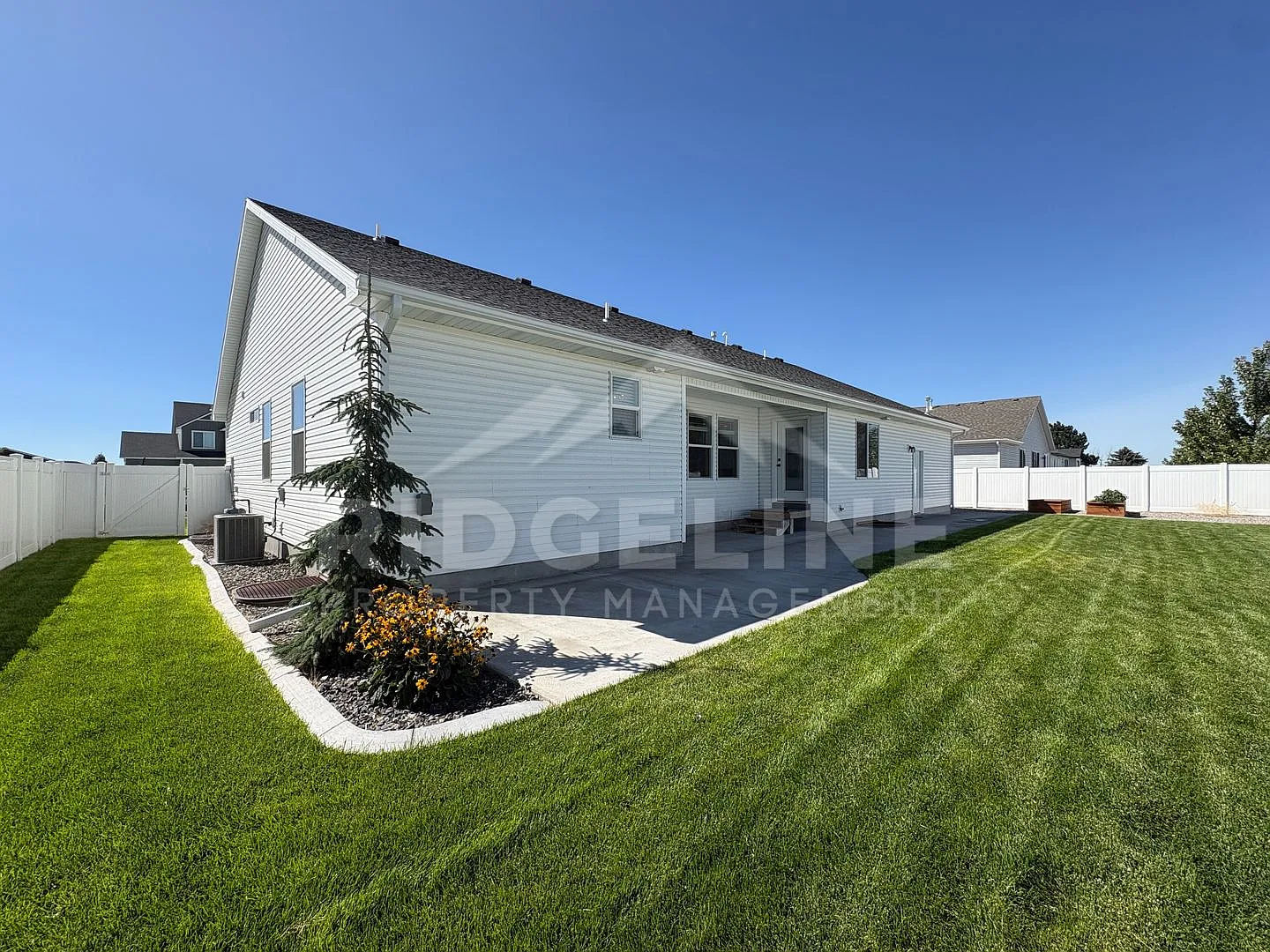 Modern 4 Bedroom Home in Shelley — Photo 3