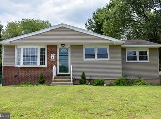 128 Greentree Rd, Turnersville, NJ 08012